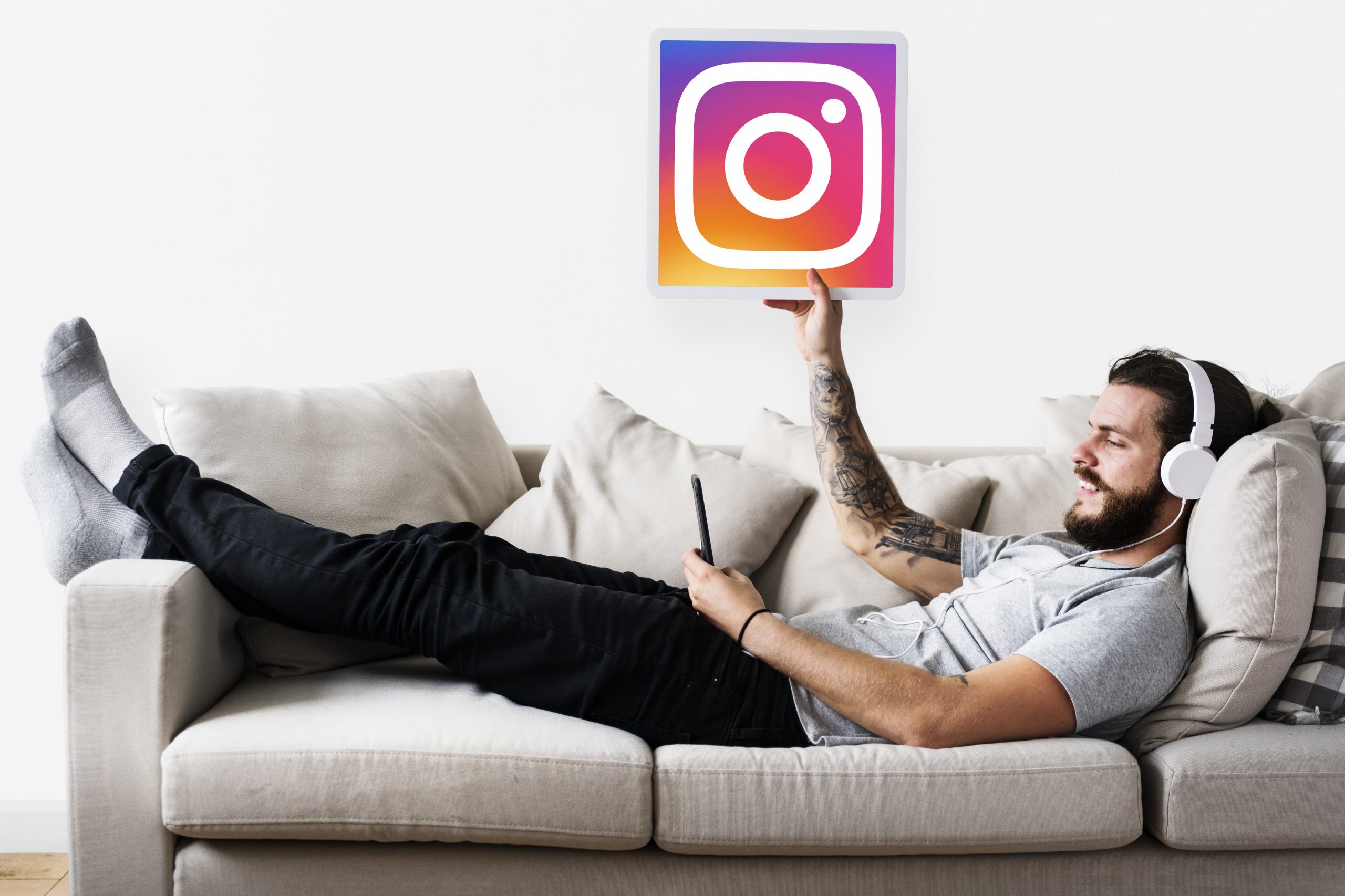 Instagram testa “arrasta pra cima” para todos os usuários